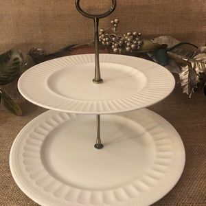2 tier display dish white with bronze